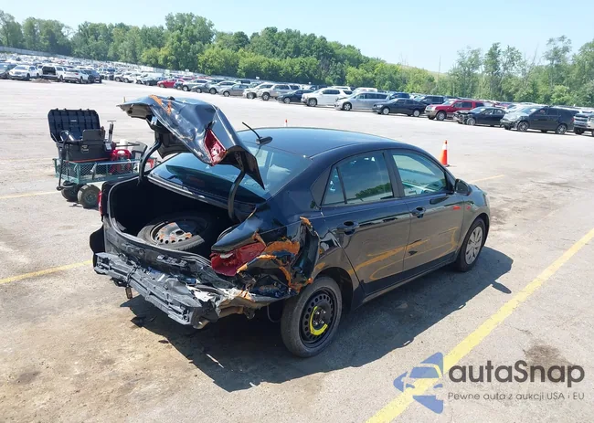 3KPA24AD5LE330140: 42809309