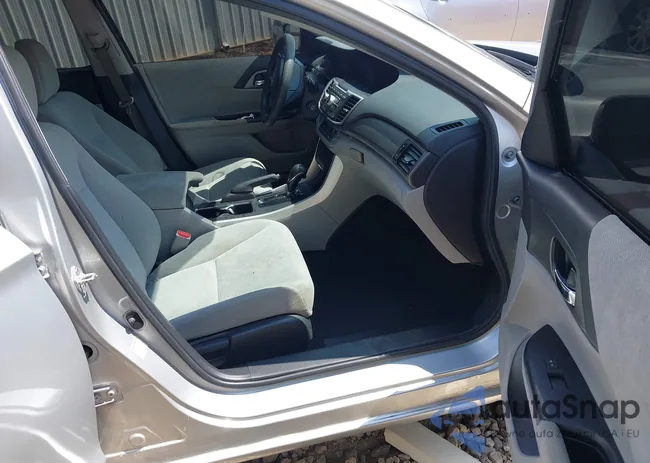 1HGCR2F3XDA145693: 42810276