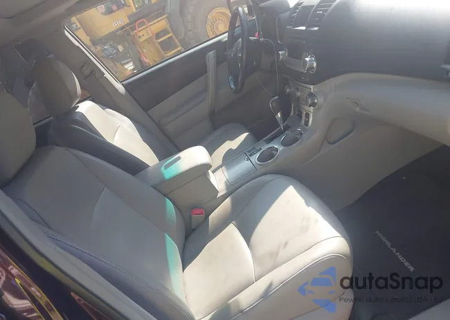 5TDBK3EH2BS064141: 42810435