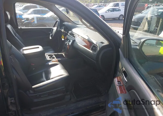 1GNSKJE79CR100670: 42810476