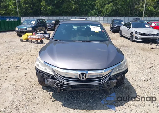 1HGCR2F59HA012902: 42810509