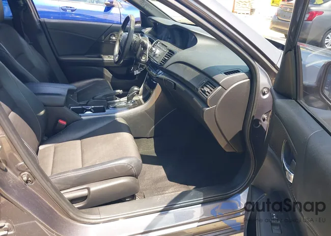 1HGCR2F59HA012902: 42810509