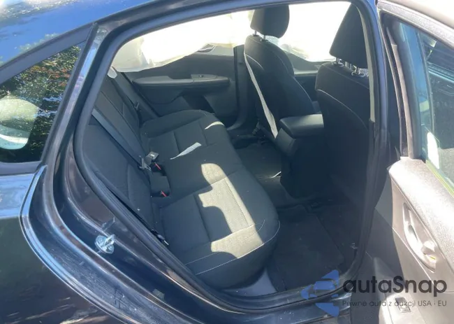 3KPF24AD0ME337617: 42809856