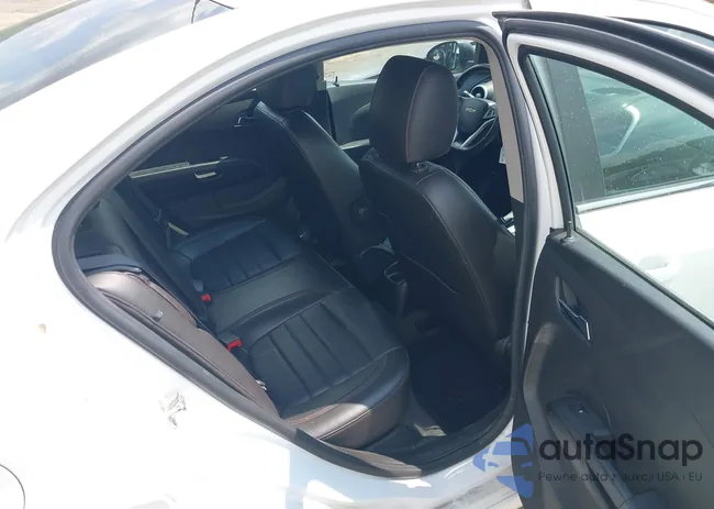 1G1JG5SB6E4230145: 42810925