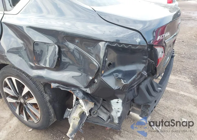 1N4AL3AP5JC255662: 42811041