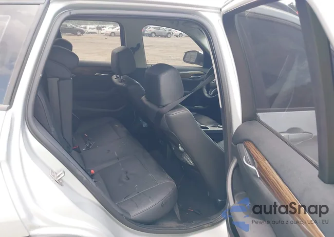 WBAVL1C50DVR82886: 42811305