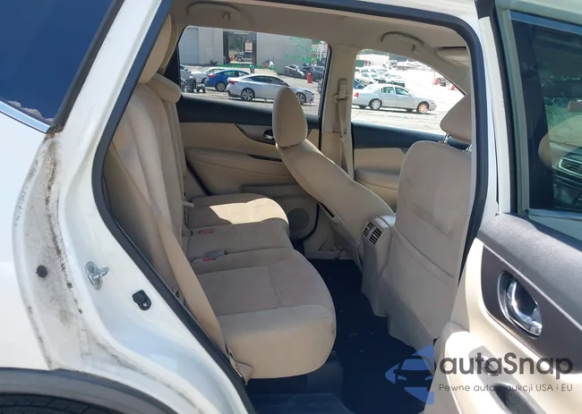 JN8AT2MT8GW011044: 42810700