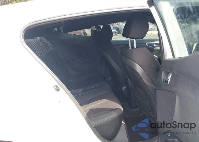 KMHTC6AD5HU321931: 42810754