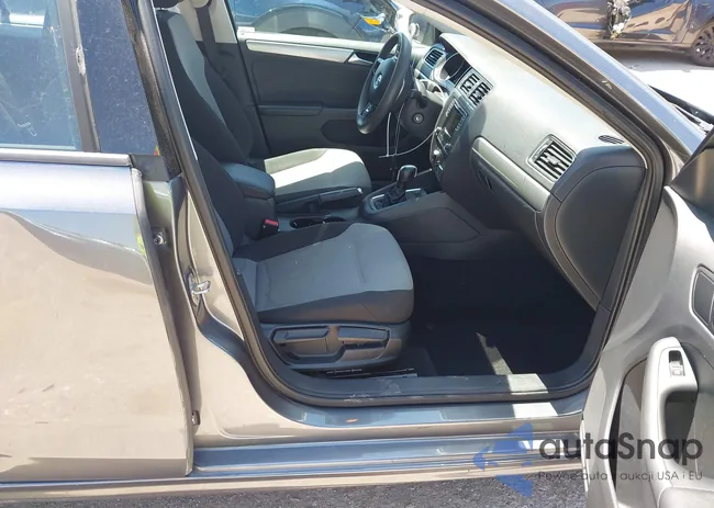 3VW2B7AJ8JM233154: 42811952