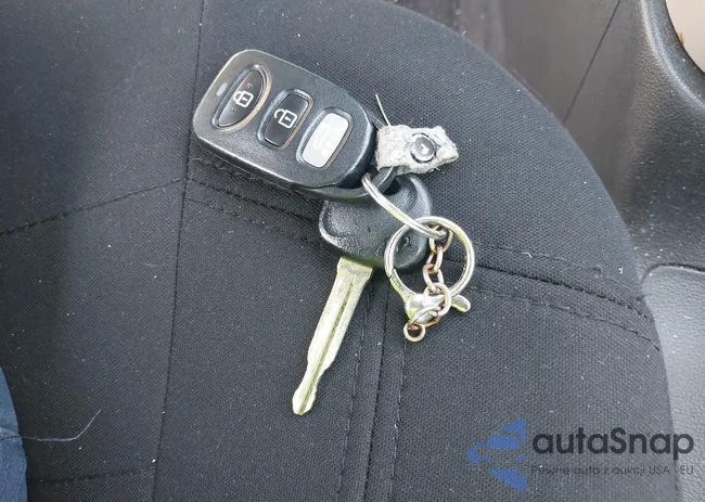 KMHD84LF1HU144335: 42812502