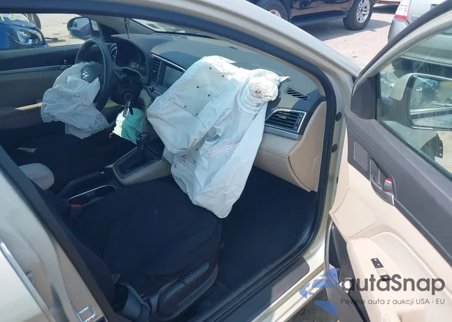 KMHD84LF1HU144335: 42812502