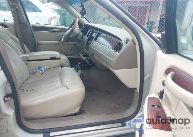 1LNHM83W44Y676816: 42811576