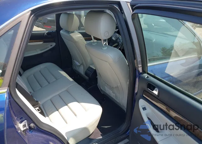 WAURD68D22A000596: 42811665