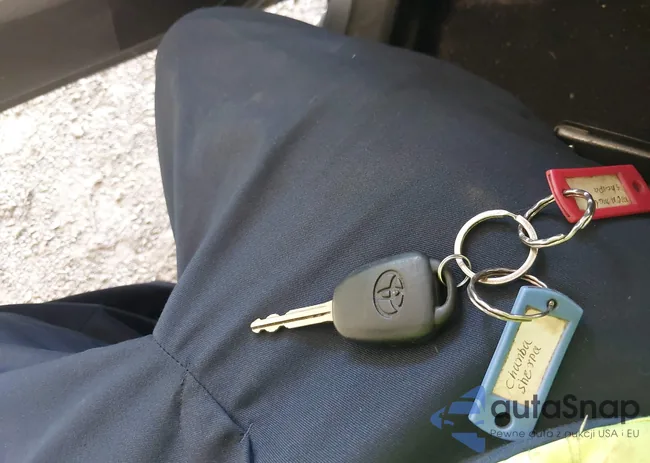 2T1BURHE9FC331126: 42811782