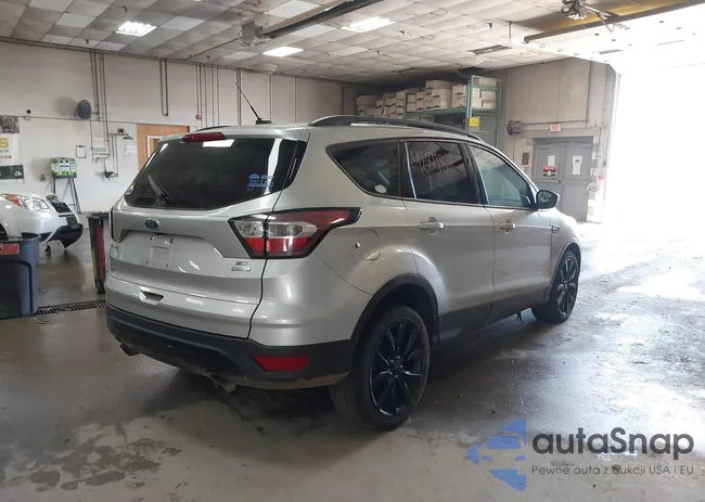 1FMCU0GD9HUC41386: 42811811