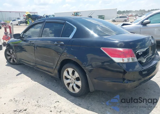 1HGCP2F87AA037948: 42813214