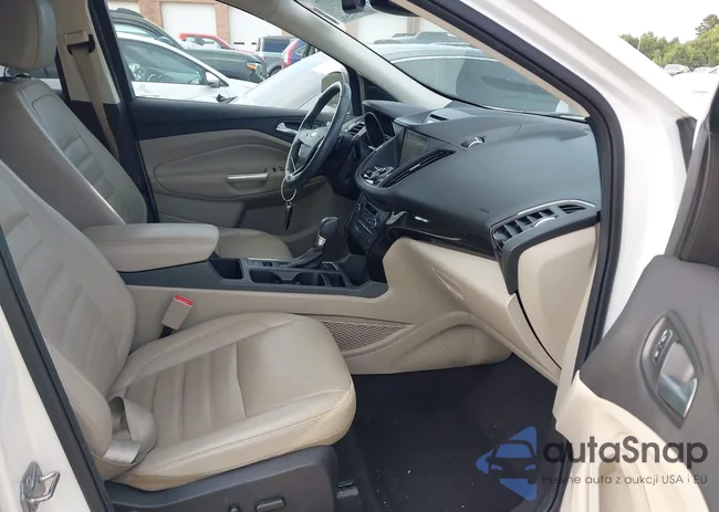 1FMCU0J94HUC92556: 42813312