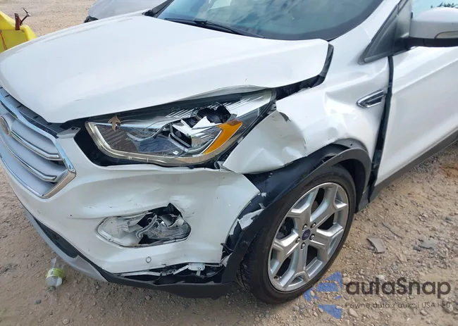 1FMCU0J94HUC92556: 42813312