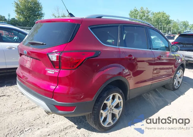 1FMCU9J96KUA68961: 42813541