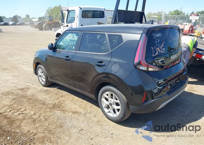 KNDJ23AU7P7876566: 42815921