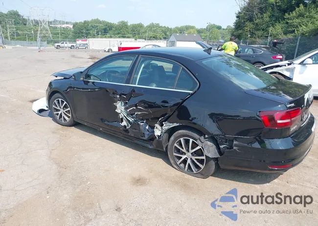 3VWB67AJ1JM229015: 42816268