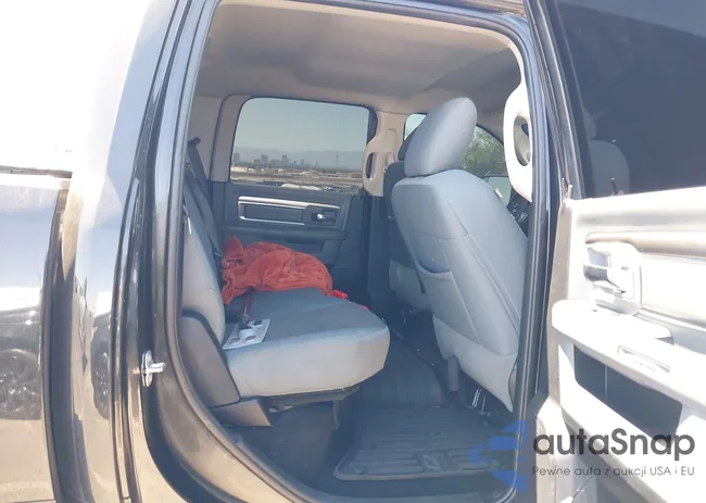 1C6RR7TT4JS135572: 42817131