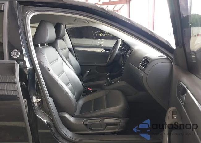 3VWB67AJ0JM209497: 42817308