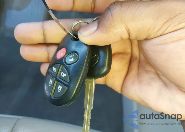 5TDYK3DC0ES472884: 42817455