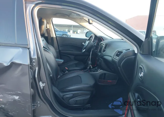 3C4NJDDB5LT108868: 42818237