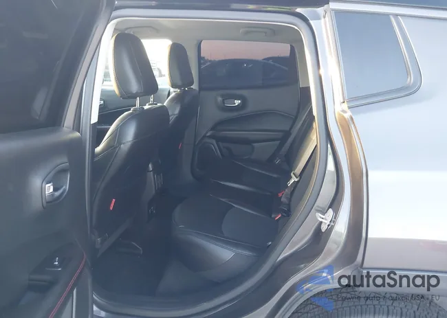 3C4NJDDB5LT108868: 42818237