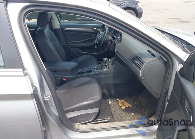 3VWCB7BU4LM037390: 42818440