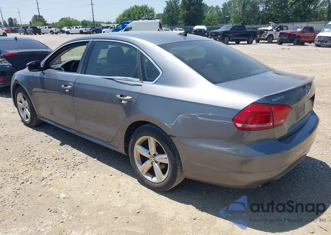 1VWBH7A36CC077961: 42817695