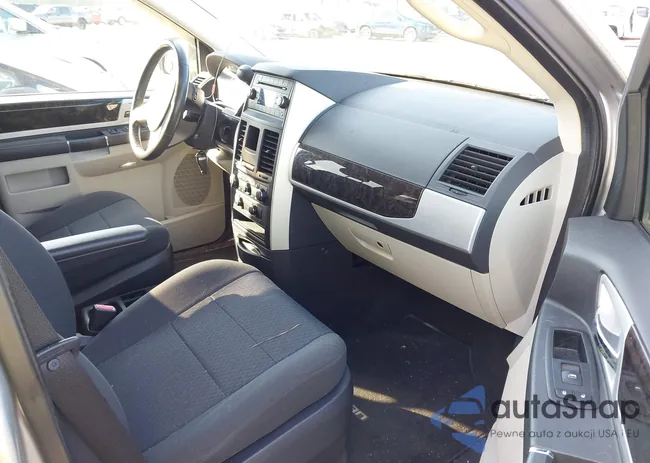 2D4RN5D12AR118053: 42817806