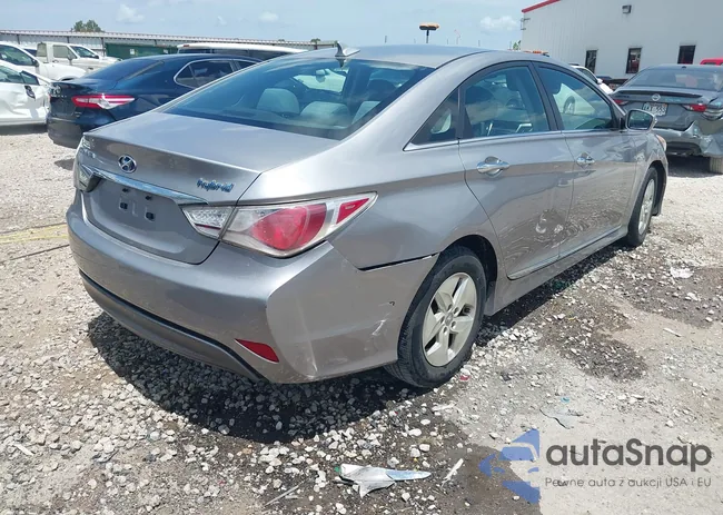 KMHEC4A48BA006255: 42819155