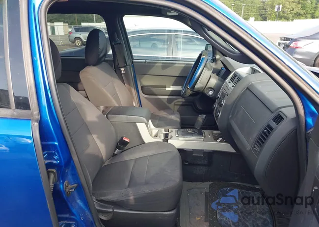 1FMCU9D79BKC52426: 42818785