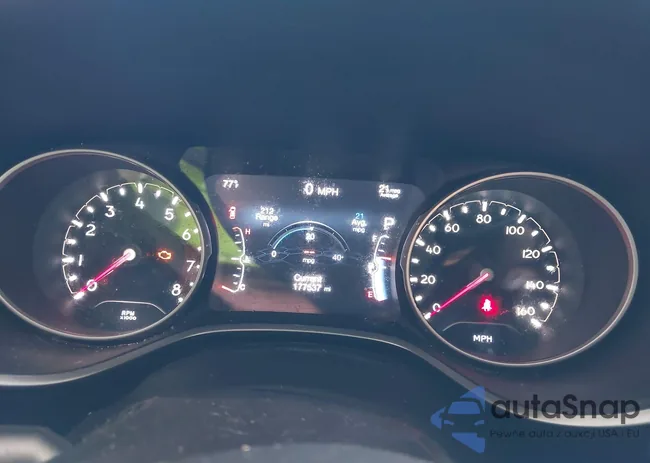 3C4NJDBB8JT179272: 42820083