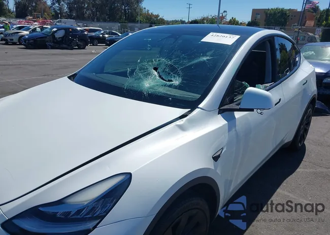 5YJYGDEE6MF279875: 42820137