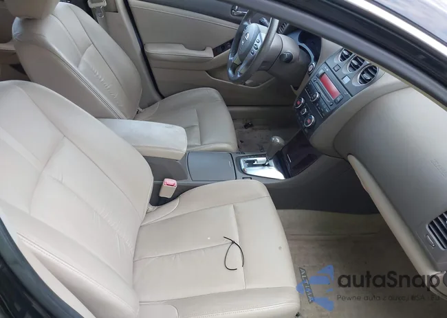 1N4AL2AP8CN561093: 42820432