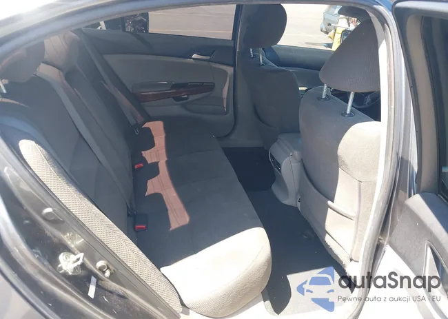 1HGCP2F78CA034423: 42821082