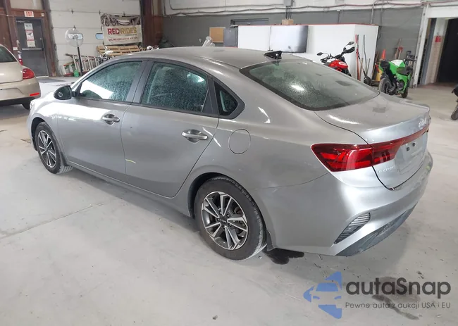 3KPF24AD1PE589297: 42821111