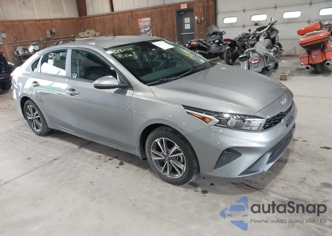 3KPF24AD1PE589297: 42821111