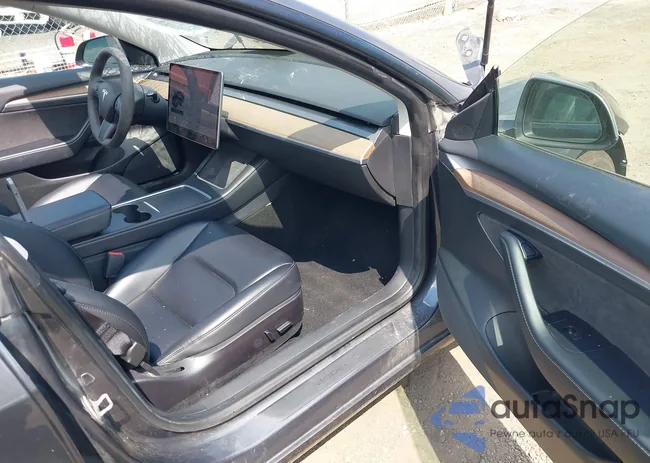 5YJ3E1EB8MF081853: 42821129