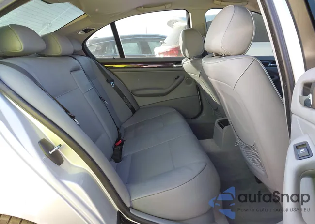 WBAAZ33404KP84987: 42820577