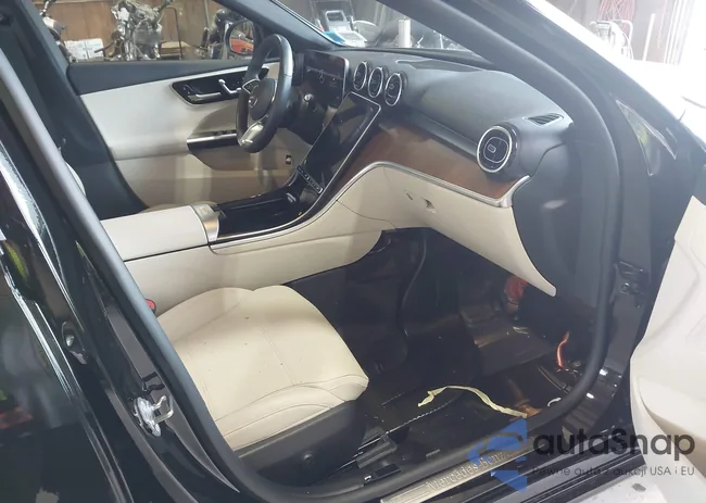 W1KAF4HB2PR141583: 42821637