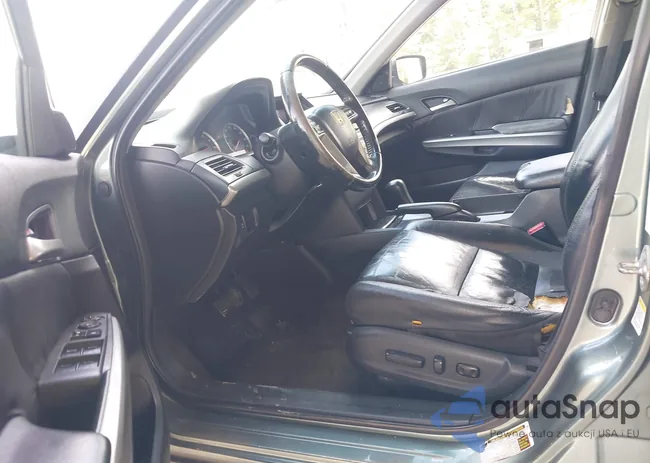 1HGCP26819A163458: 42823031