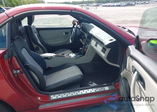 WDBKK47F2YF146797: 42823113