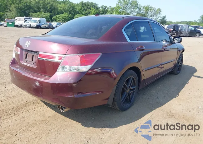 1HGCP2F80CA137893: 42823130