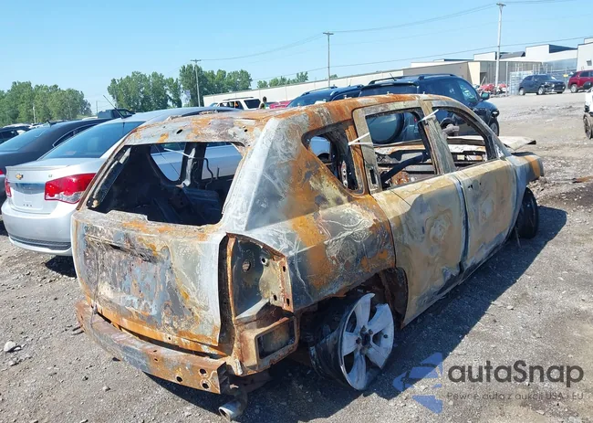 1C4NJDEBXHD127055: 42823204