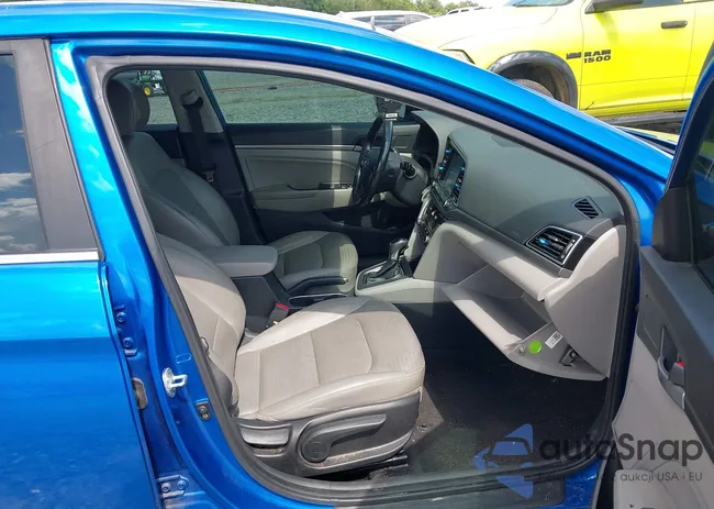 KMHD84LF2HU229880: 42823266