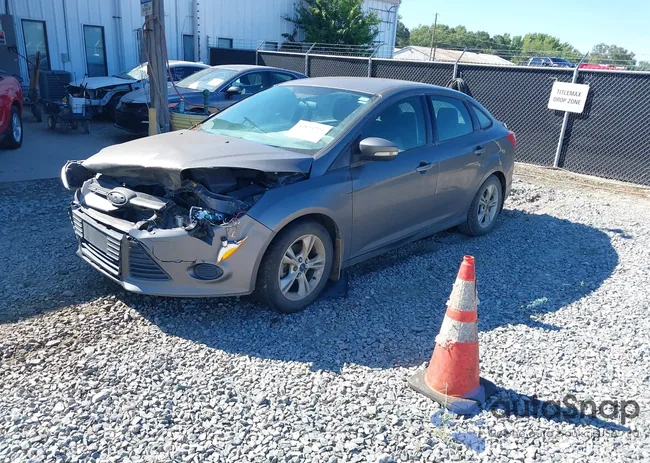 1FADP3F2XEL447275: 42823274